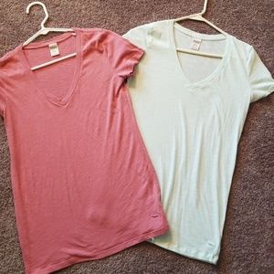 2 tshirts